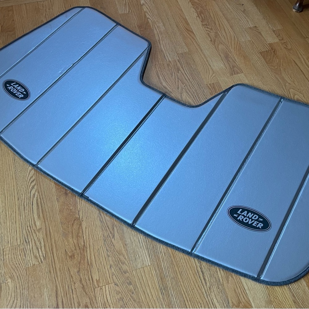 Authentic Land Rover Discovery (2015-2019 body styles) heavy duty sun shade.